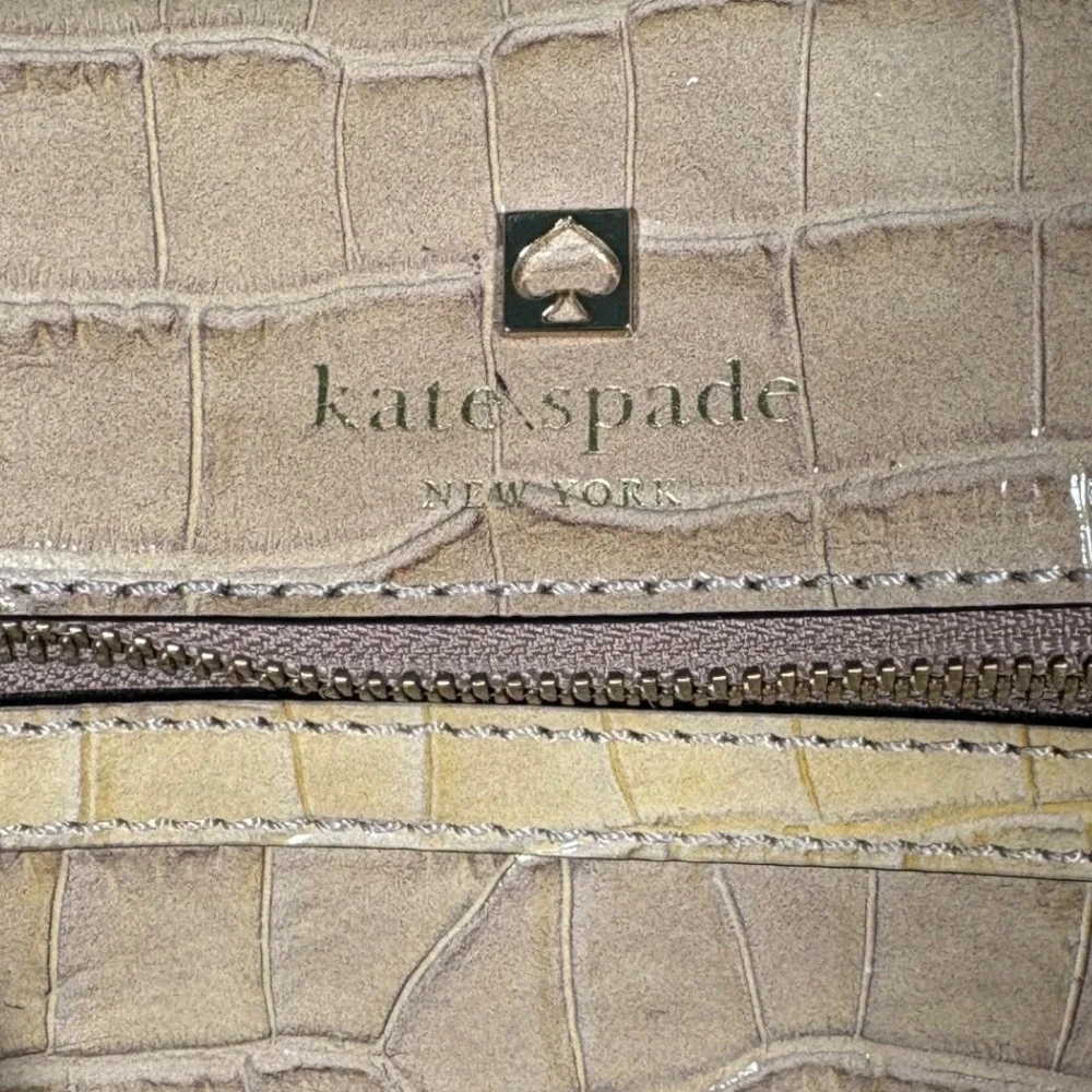 Kate Spade Perri Lane Rosey Beige Croc Embossed Leather Camera Crossbody‎ Bag